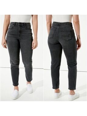 American Eagle Curvy Mom Jeans - Size Women’s 4 Short